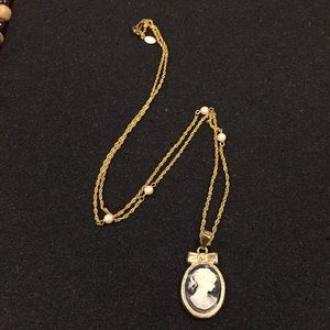 Park Lane cameo necklace